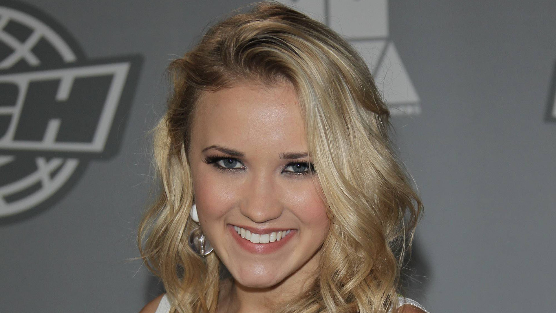 Emily Osment Wallpaper Image Photos Pictures Background