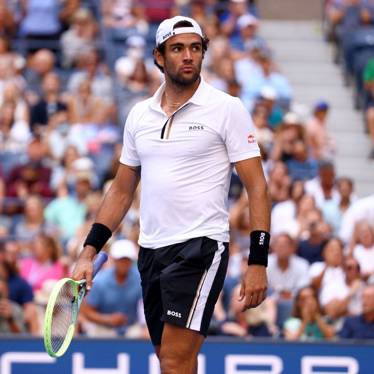Matteo Berrettini Under En Tennis Kamp Wallpaper
