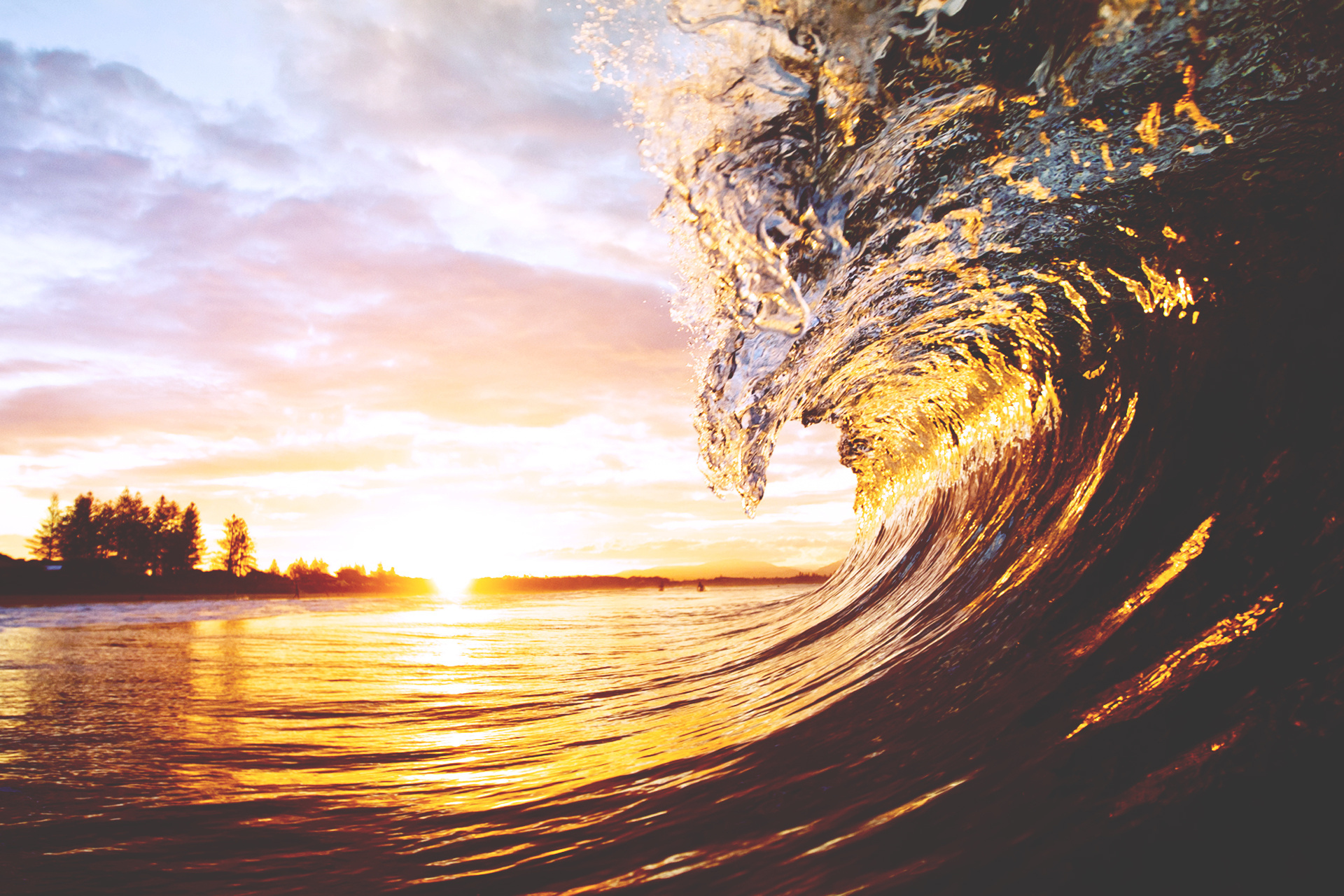 Sóng biển: Trong nhịp nhàng của sóng biển, bạn sẽ cảm nhận được sức mạnh của thiên nhiên cũng như tình yêu và sự kính trọng của con người đối với biển cả. Hãy tìm kiếm những hình ảnh thú vị về sóng biển để cảm nhận được sự tuyệt vời của nó.