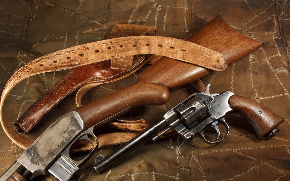 Vintage Revolver Rifle Wallpaper