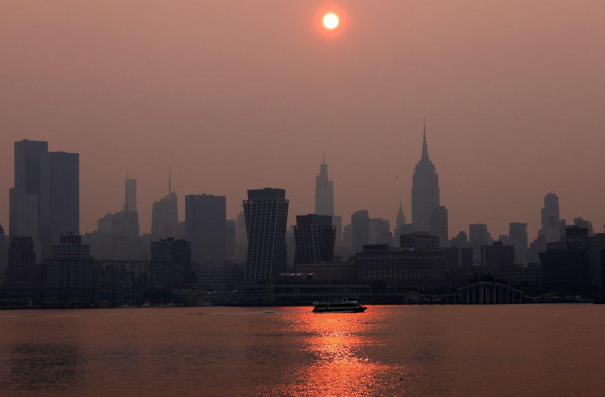 Photos Capture New York City S Historic Day Consumed By Wildfire Smoke