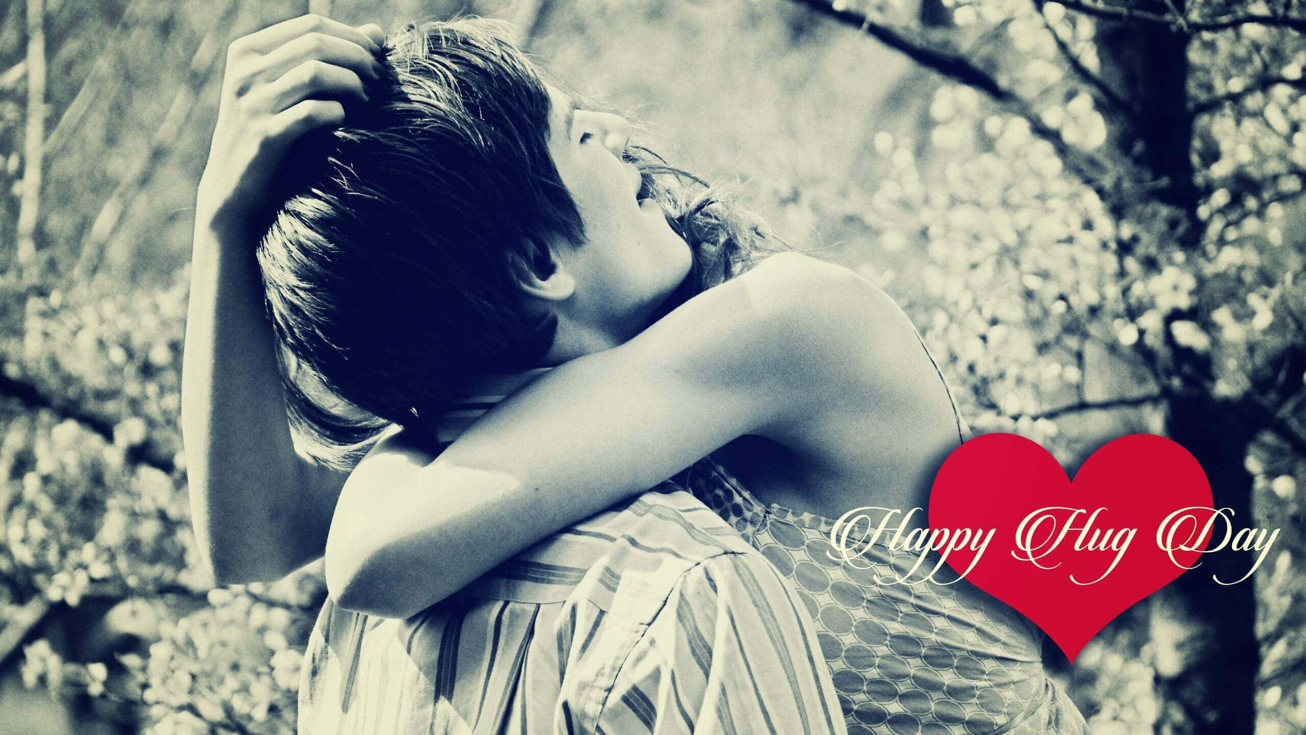 Couples Hugging Happy Hug Day Heart Picture Wallpaper