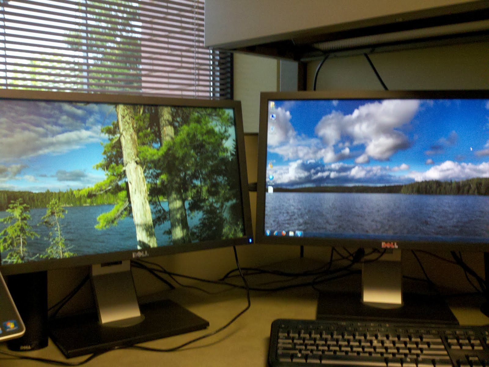 Spot Windows Dual Monitor Extend Wallpaper Across Monitors