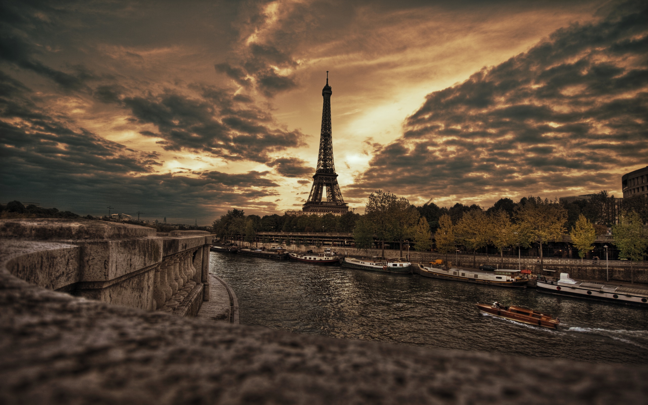 Lever De Soleil Sur Paris Vue Depuis Le Pont Pour Les Navires
