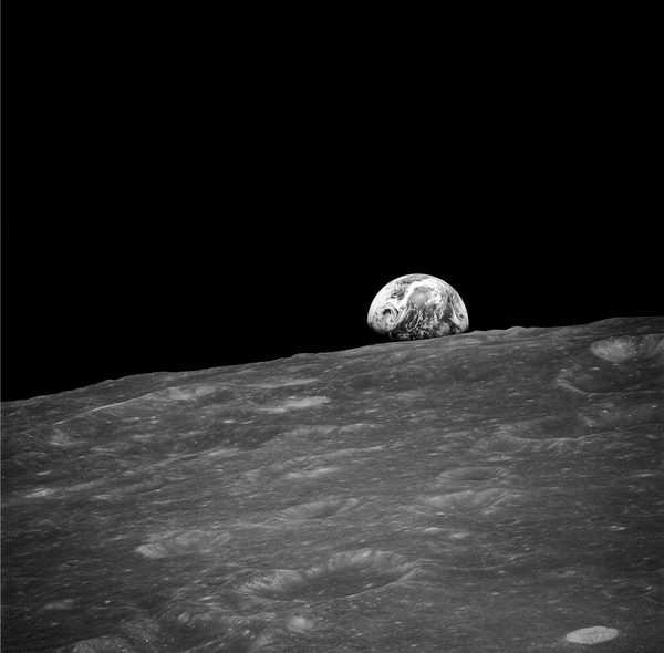 Moon Earthrise Monochrome Apollo Wallpaper