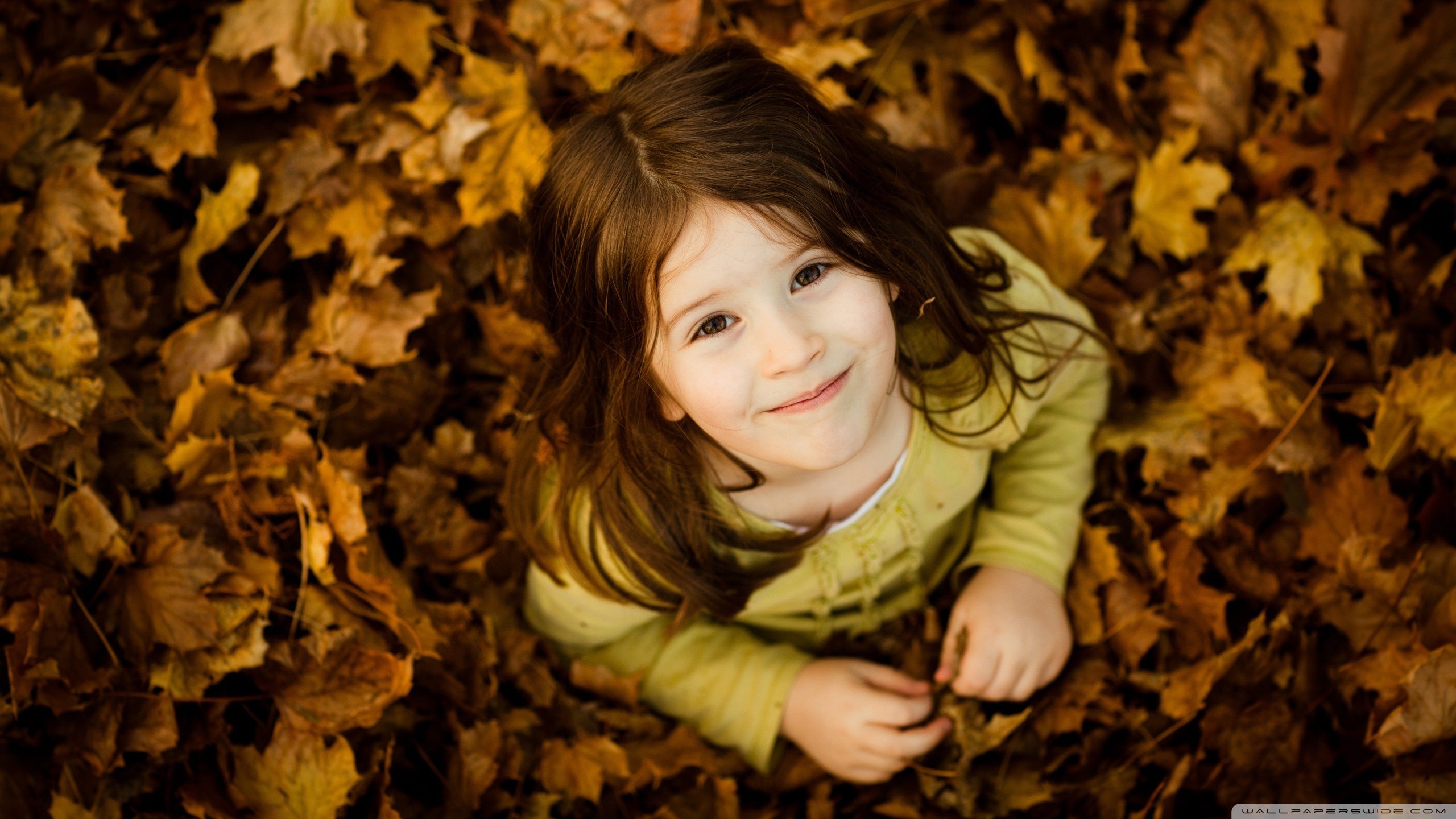Cute Teen Girl Wallpaper
