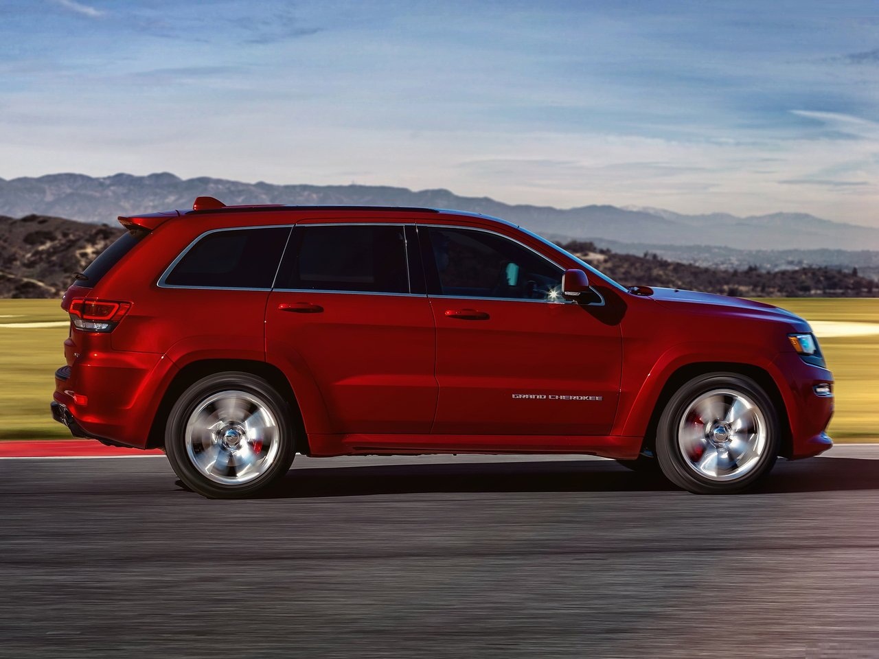 2014 Jeep Grand Cherokee SRT   Wallpapers Pictures Pics Photos