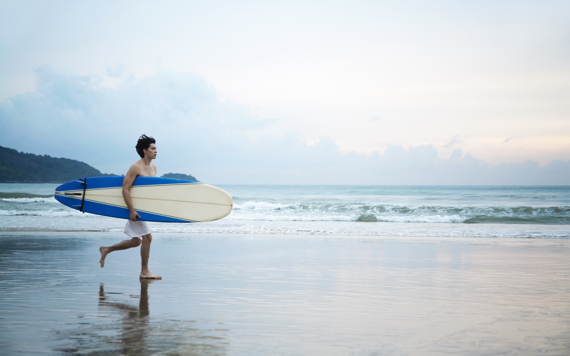 Boy Beach Surfer Surf Sand Waves Ocean Surfing Wallpaper Background