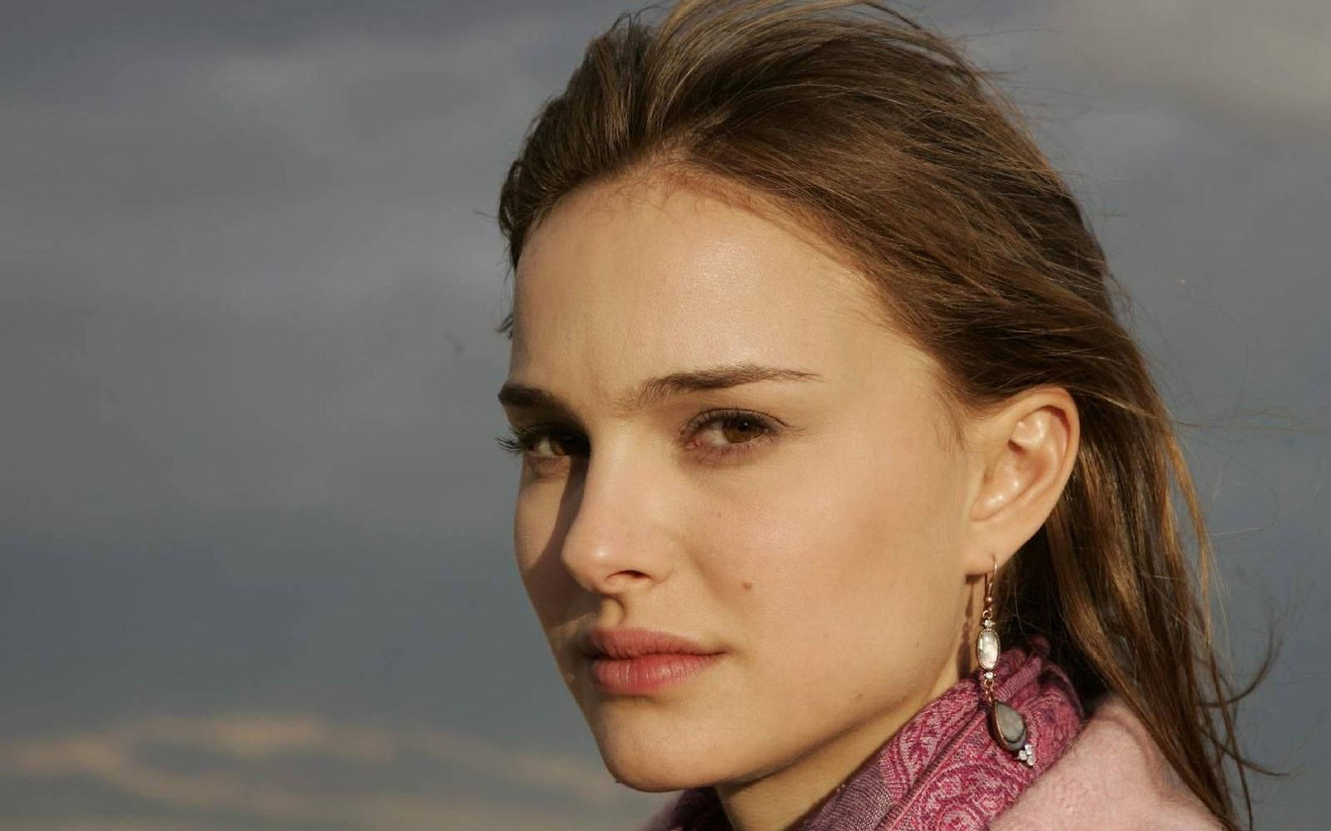 Hollywood Actress HD Wallpaper