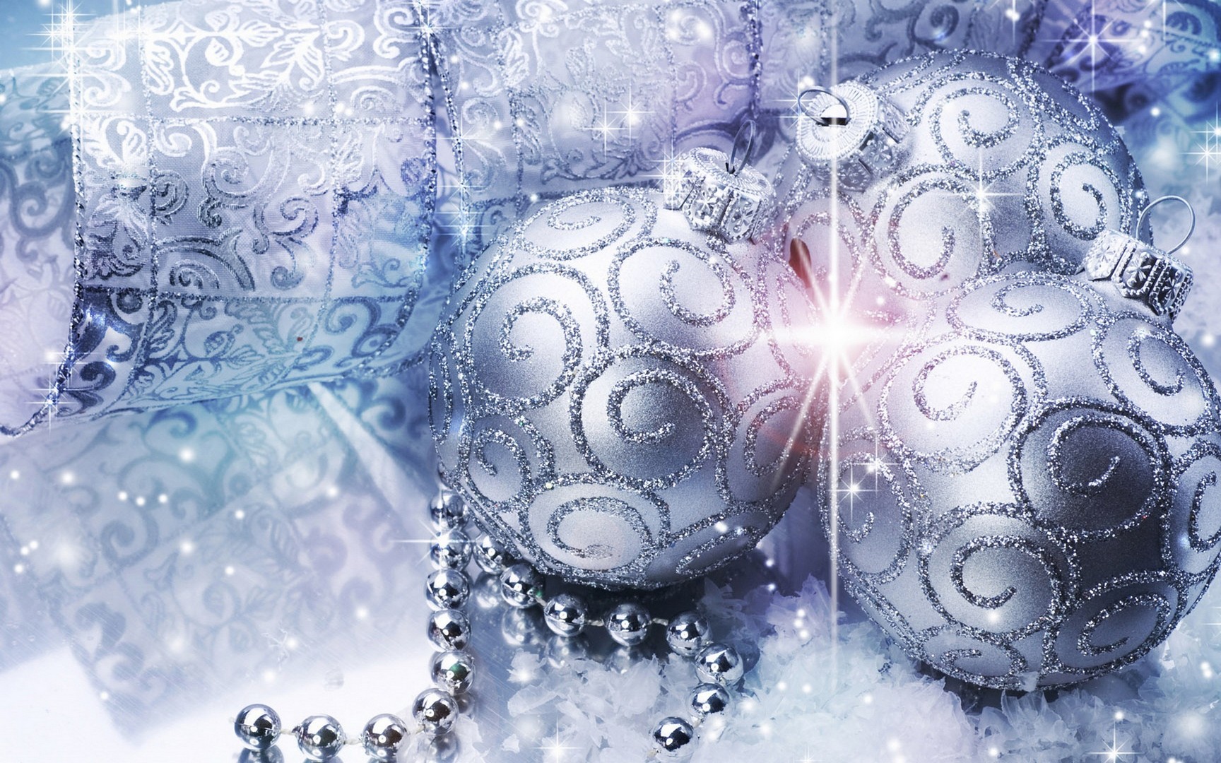 Christmas Wallpaper Shiny Silver Balls