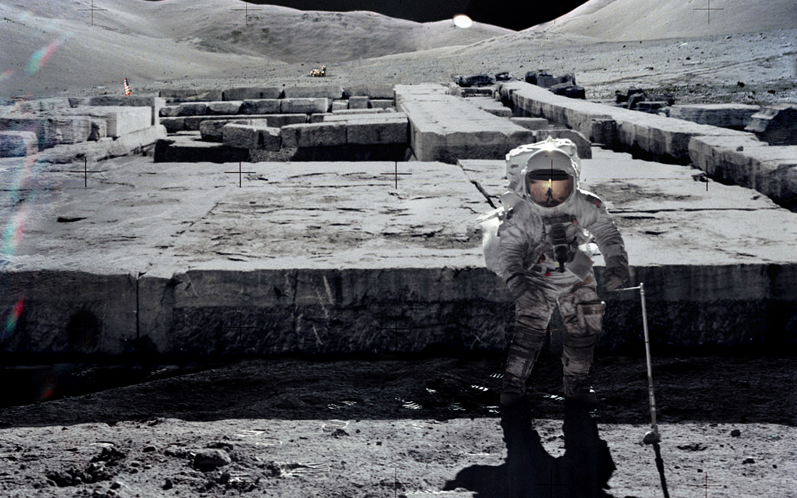 Moon Ruins Astronaut   Cool Wallpapers