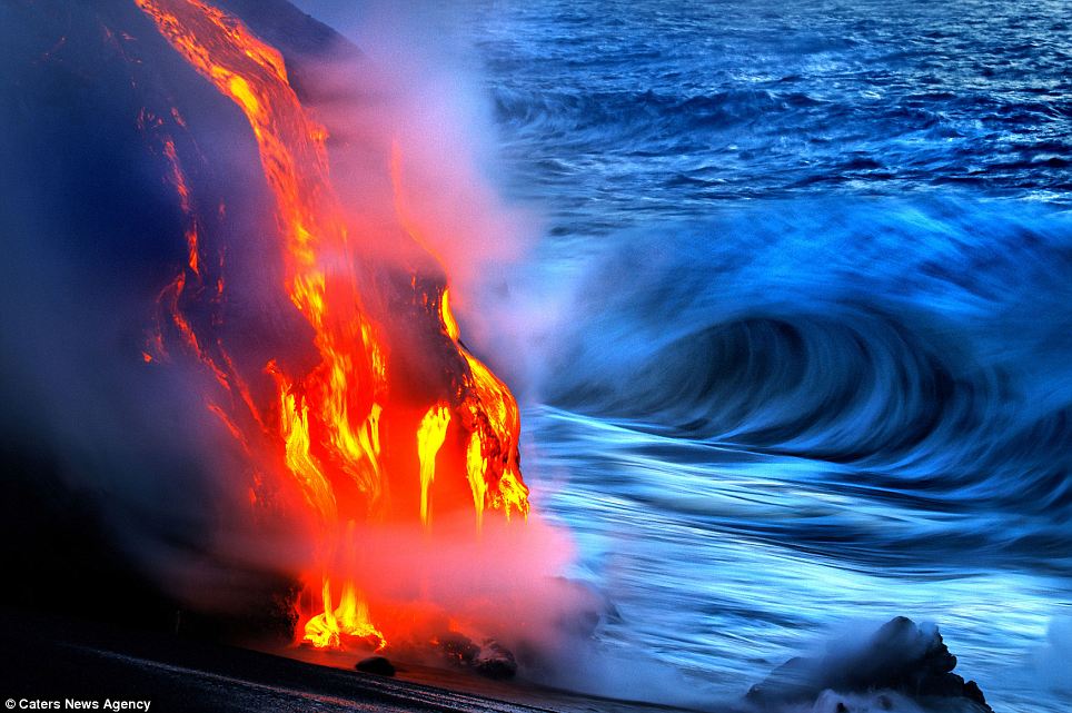 Searing Hot Lava Crashing Into The Seas Off Hawaii Daily Mail Online