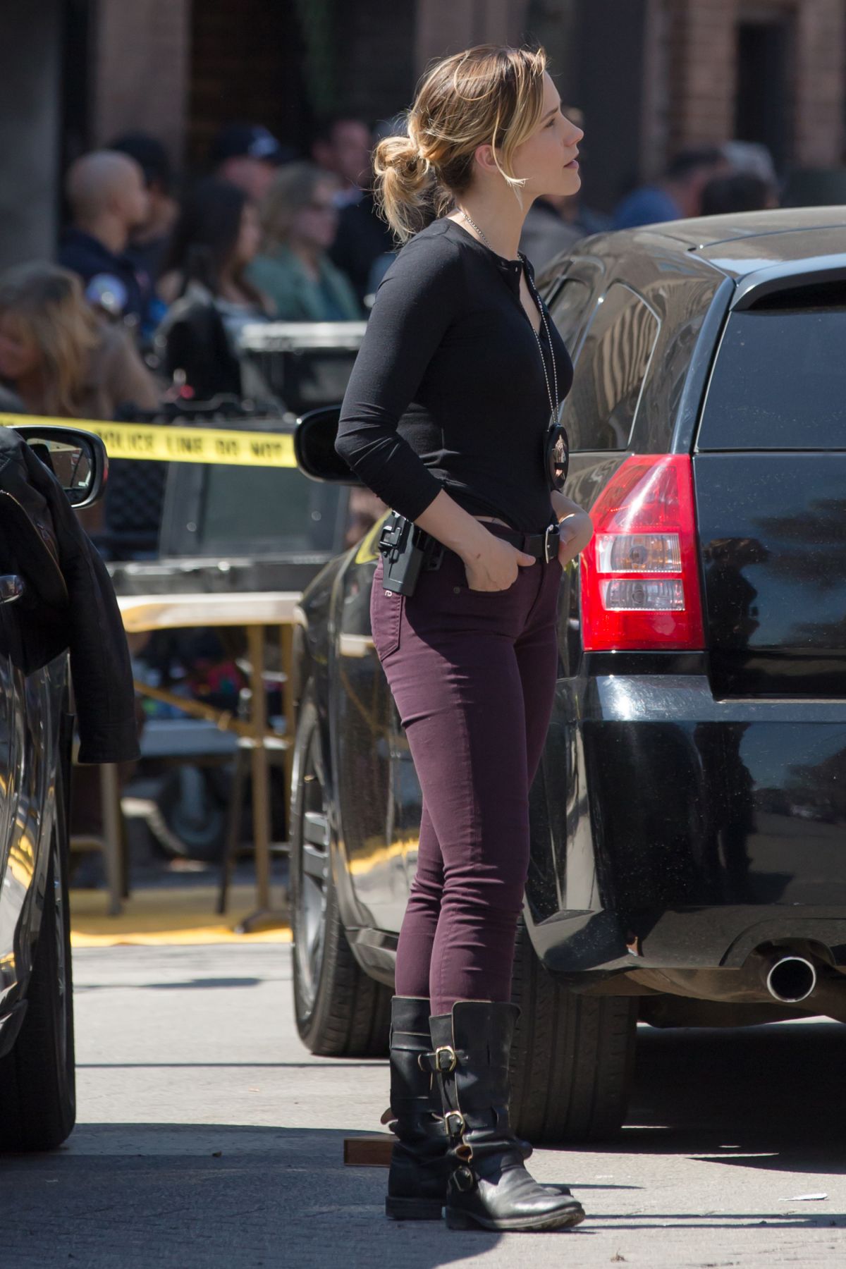 Sophia Bush On The Set Of Chicago Pd In Wallpaper