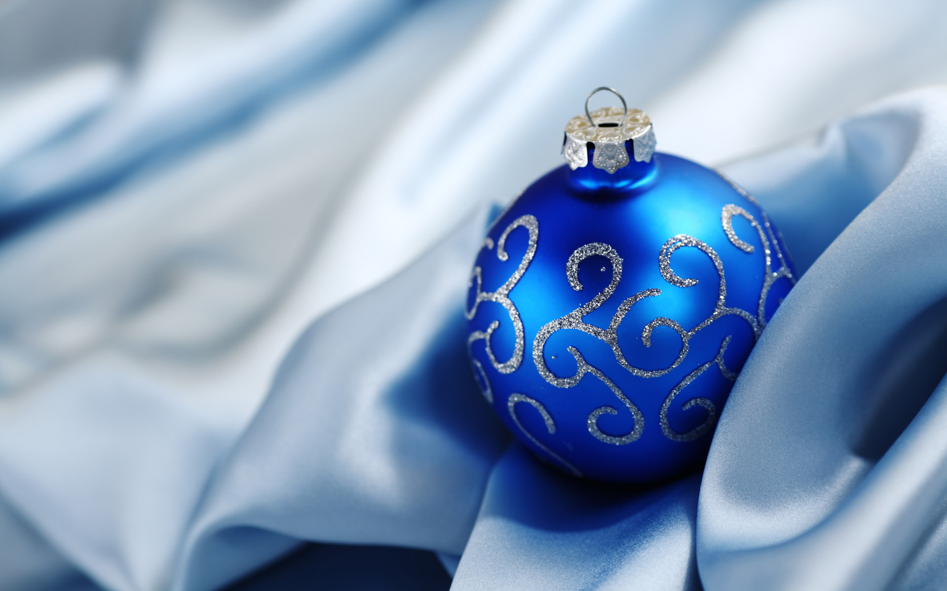 Blue Christmas Ornament wallpaper 1920x1200 26243