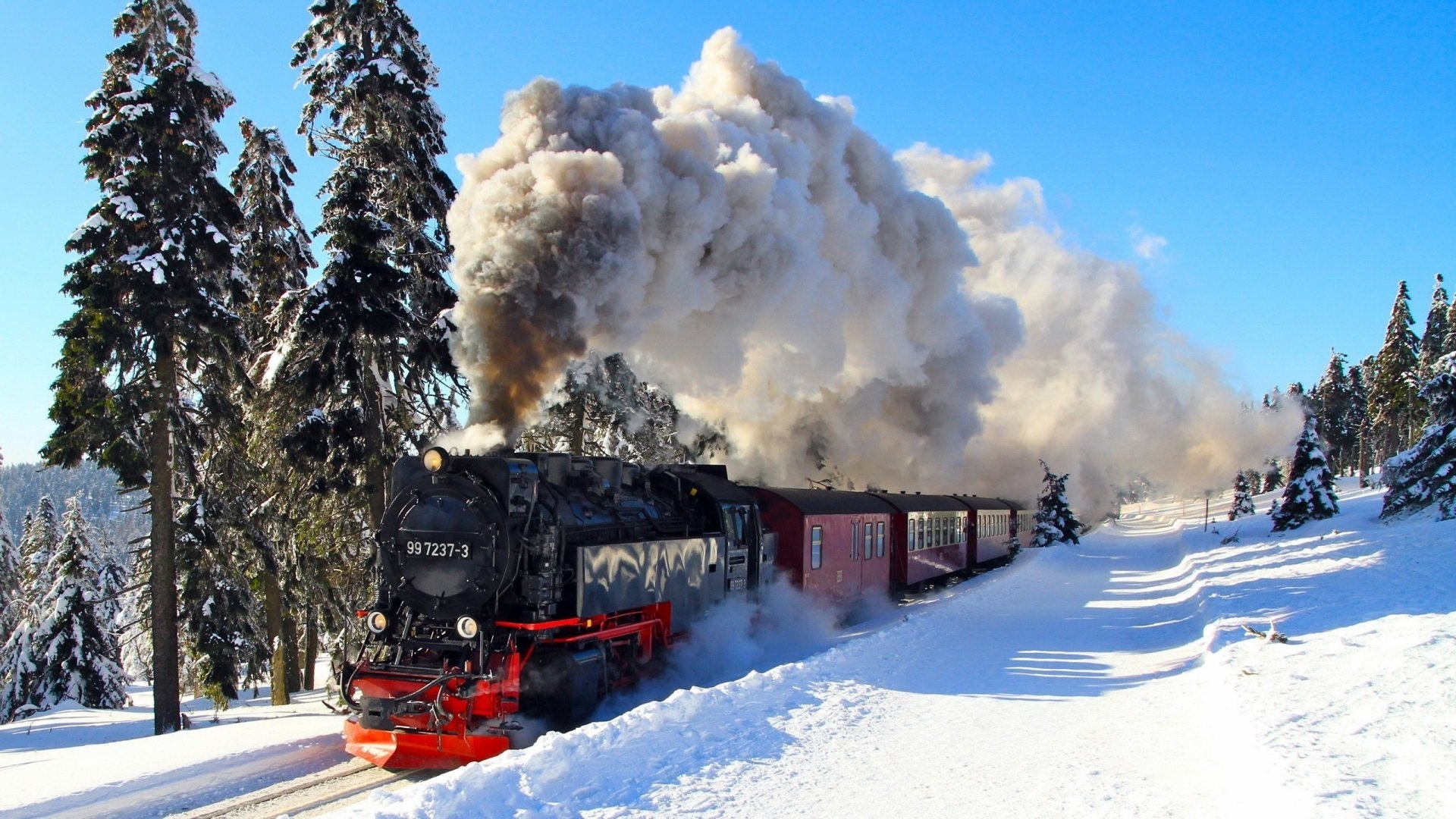 Nice Super Train in Winter Season HD Wallpapers HD Wallpapers