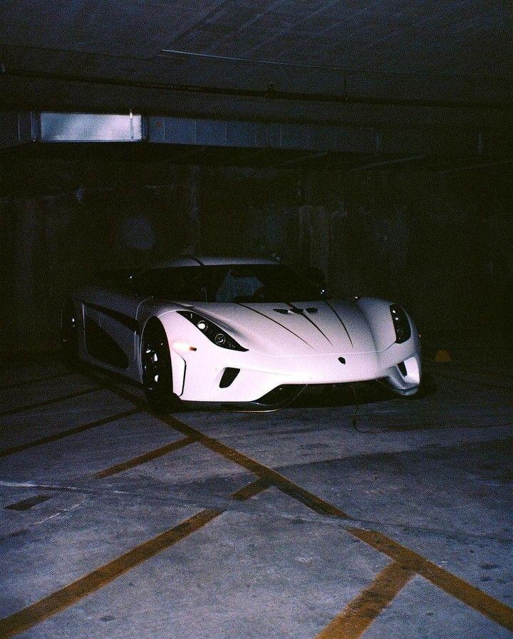 Koenigsegg Regera In Vintage Sports Cars Pretty Cool
