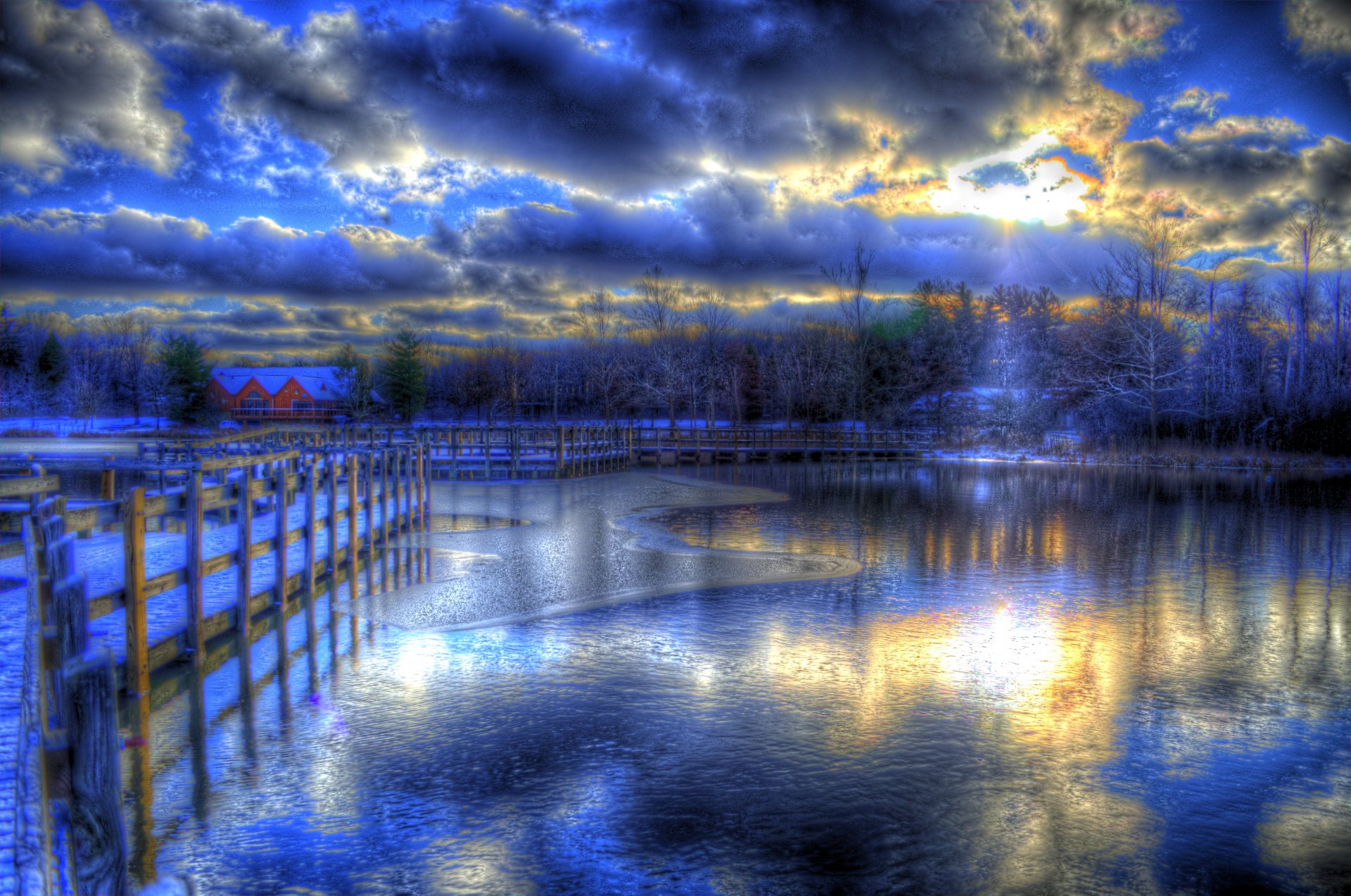 Tranquil Lake Reflection Wallpaper