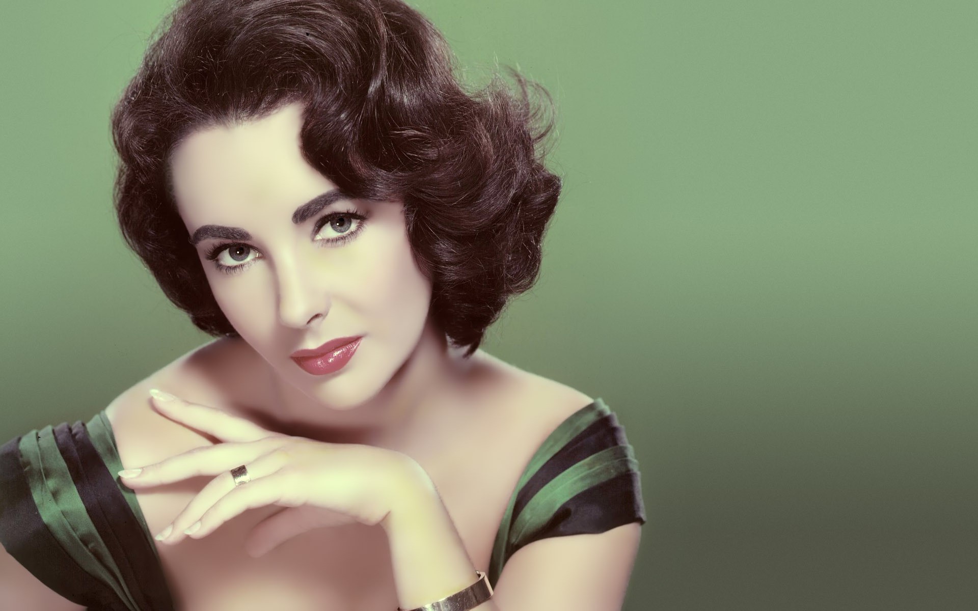 Elizabeth Taylor Women Vintage Actresses Green Background