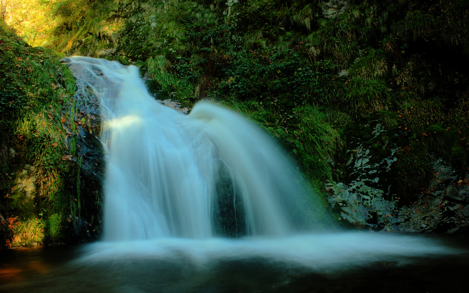 [50+] Moving Water Wallpaper Desktop on WallpaperSafari