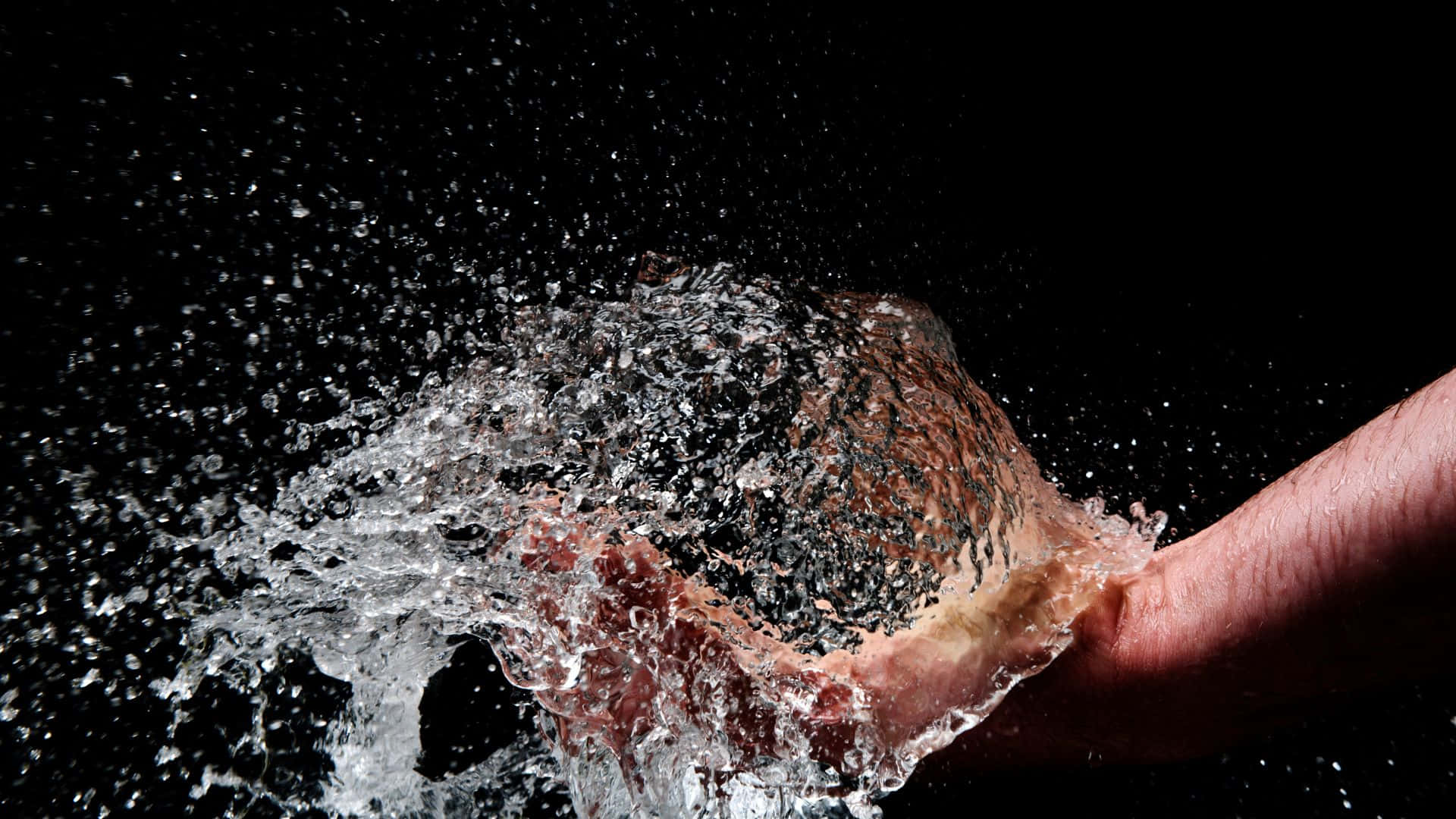Water Splash Background Wallpaper