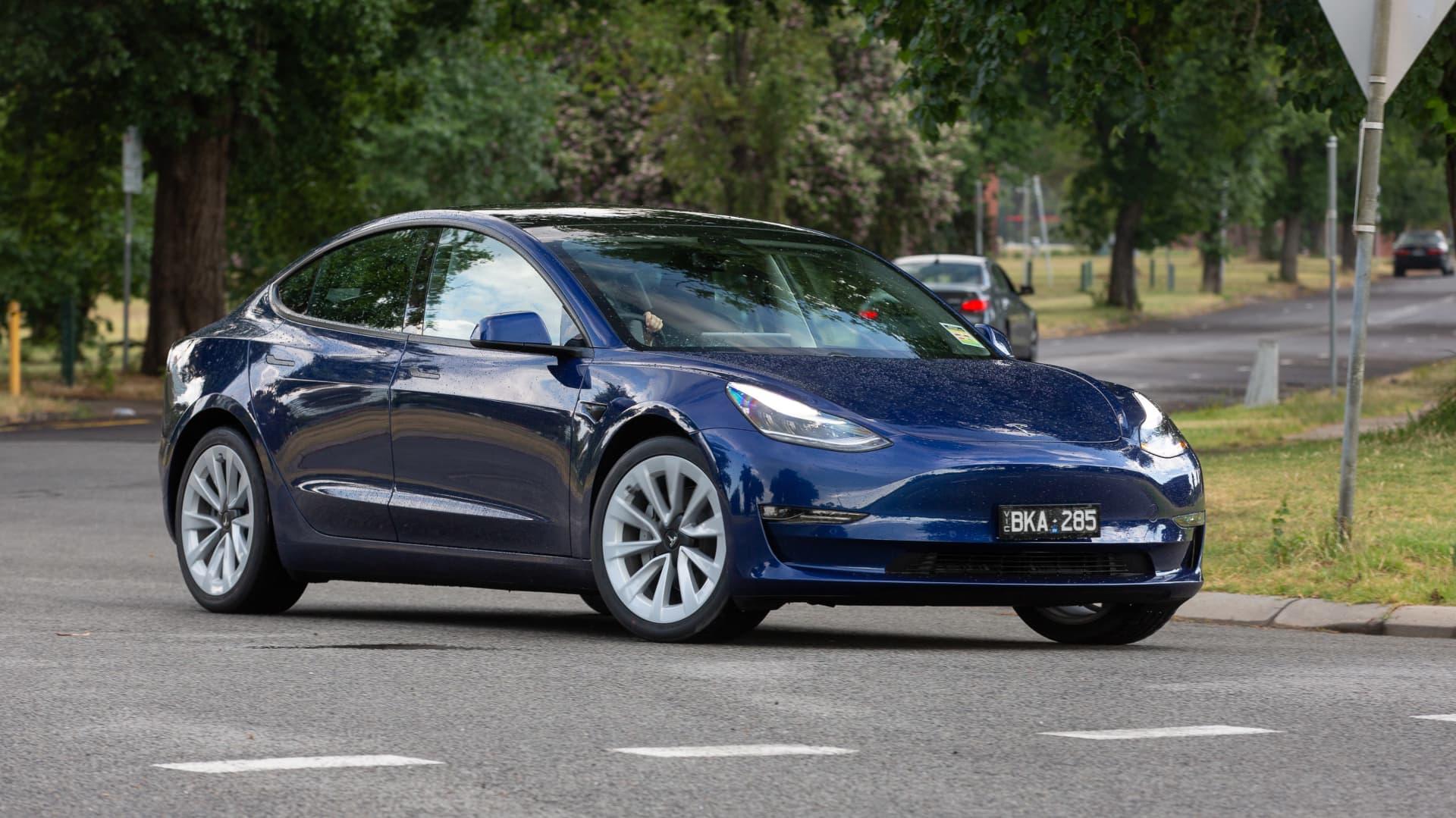 Tesla Model Long Range Re Tech Power And Performance
