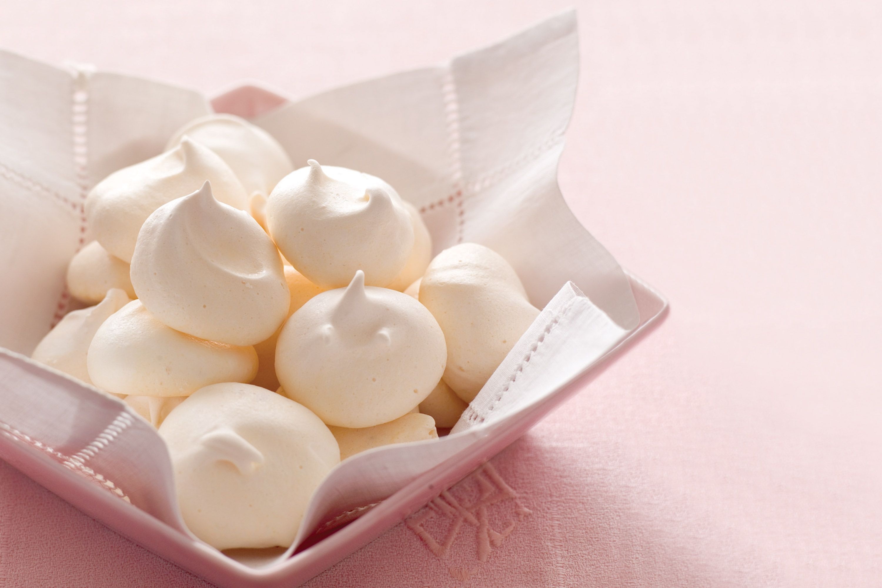 Meringue Wallpaper