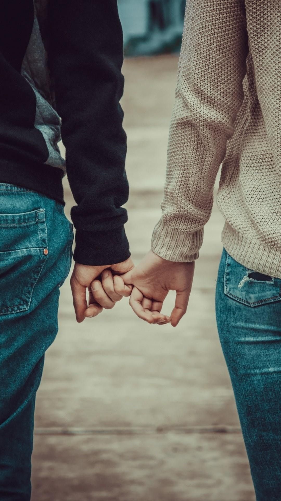 Cute Couple Love Hands Wallpaper On