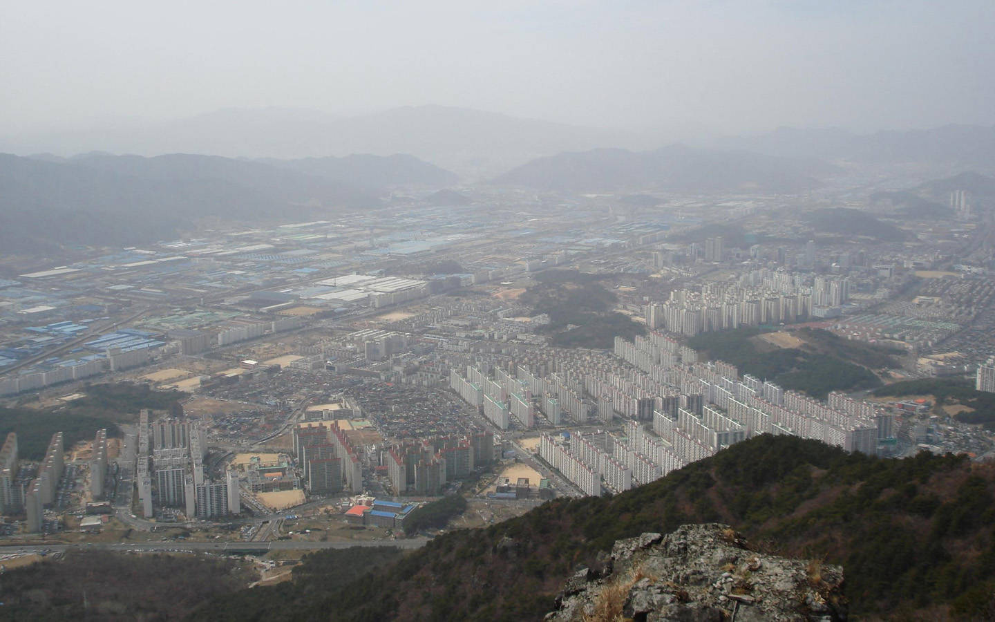 Foggy Changwon City Daeamsan South Korea Wallpaper