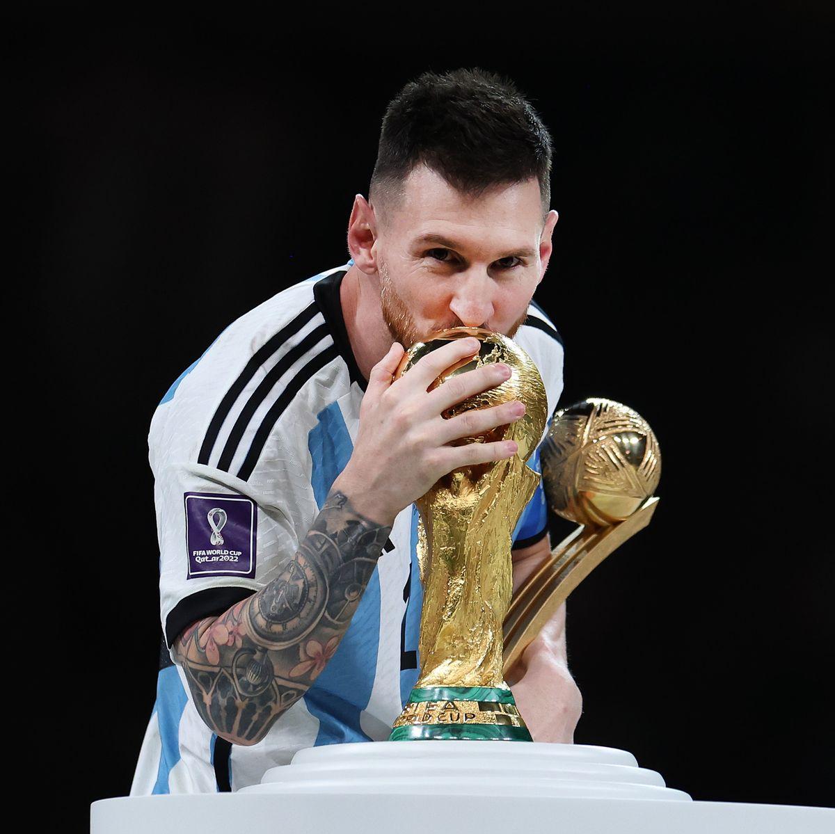  Free Download Who Surprised Lionel Messi On The Pitch Before Lifting 