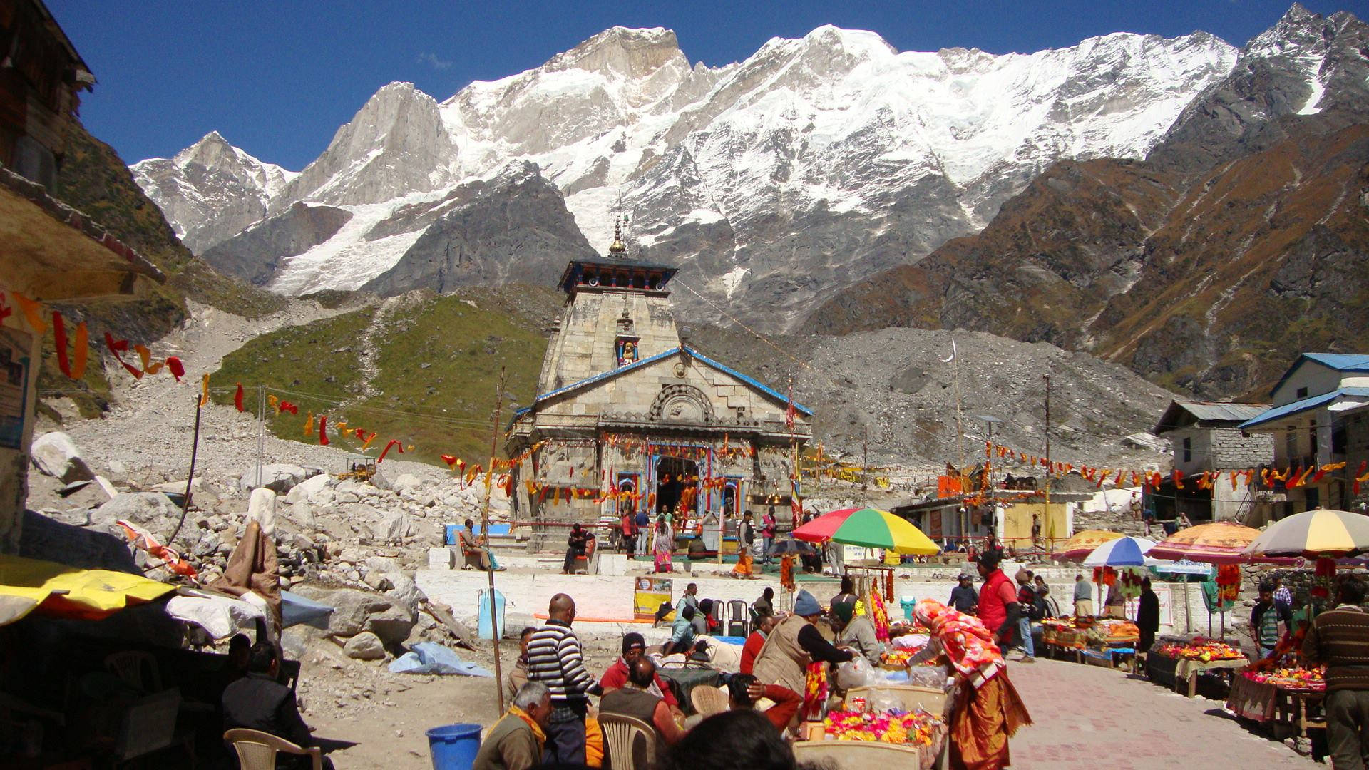Kedarnath Temple Market 4k C52c286mevz9l7c1 Wallpaper
