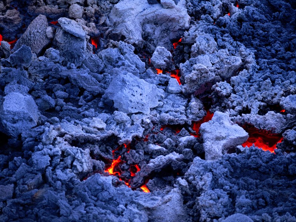 Photo Red And Blue Lava On Etna