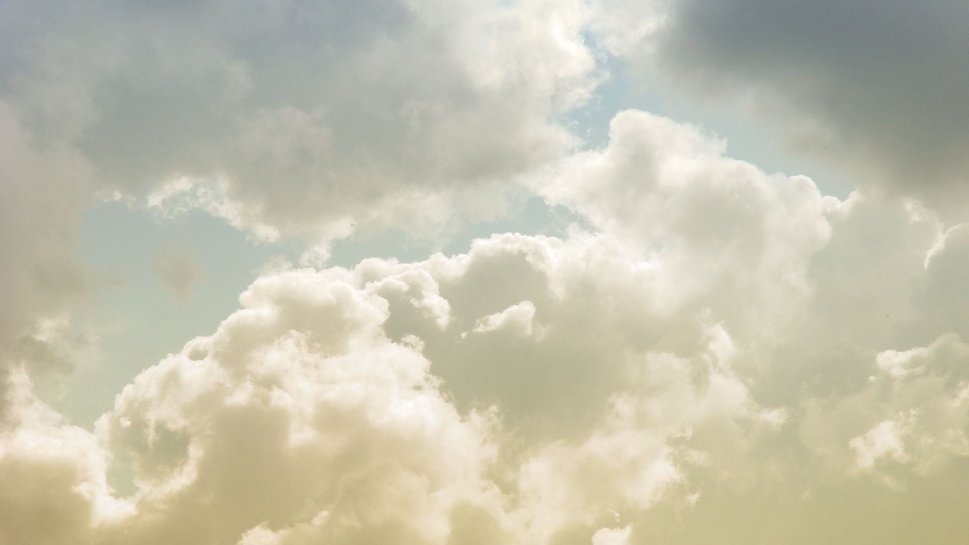 Cloudy Sky HD Wallpaper