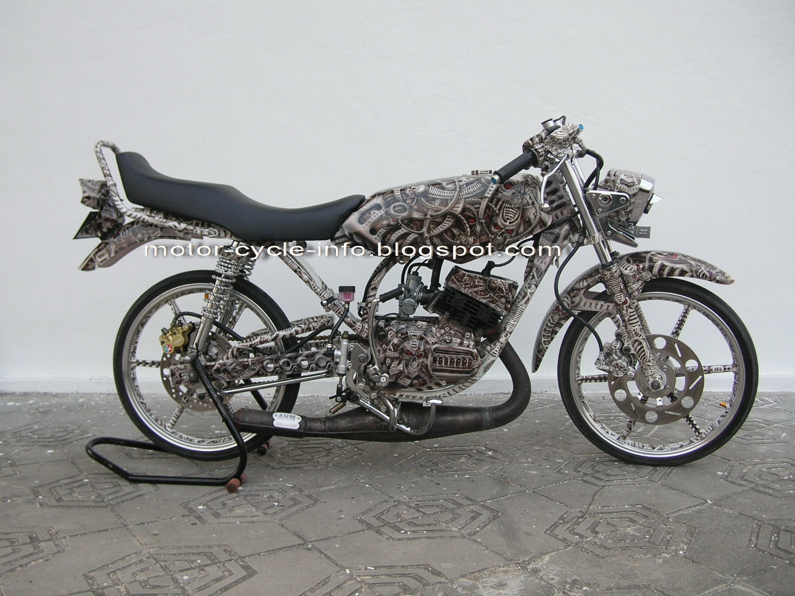 Wallpaper Tengkorak Punk Chainimage