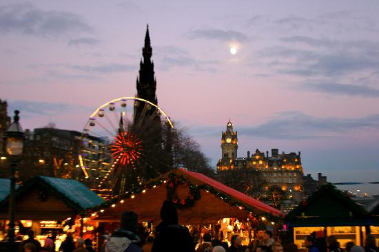 Christmas In Edinburgh With The Balmoral Background Picture