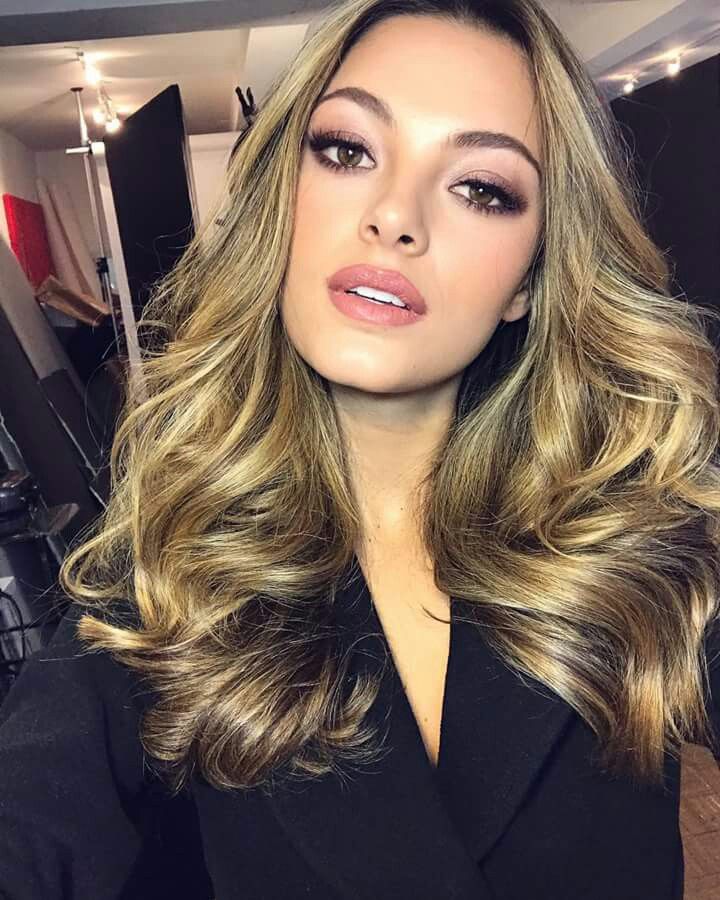Maria On Demi Leigh Nel Peters Miss Universe In
