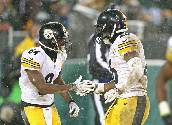 Antonio Brown Le Veon Bell Of The Pittsburgh Steelers Celebrates