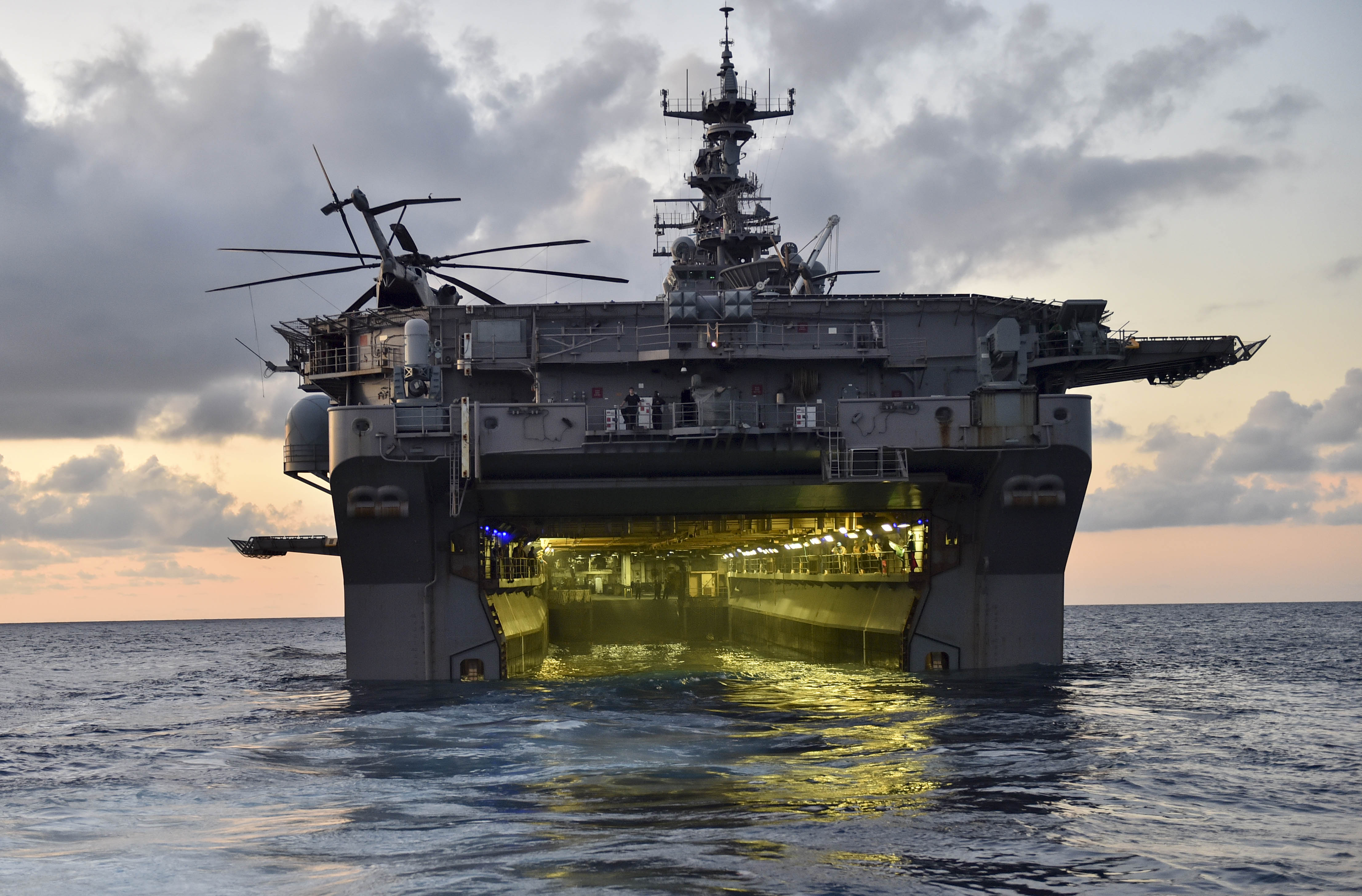 Warship Amphibious Assault Ship Uss Iwo Jima Military Wallpaper