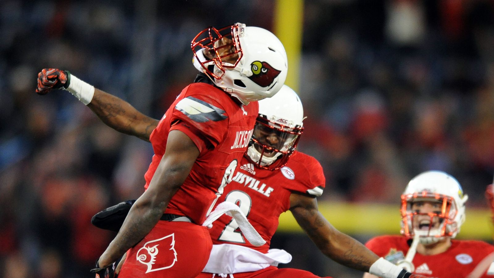 Music City Bowl Louisville Holds On To Beat Texas A