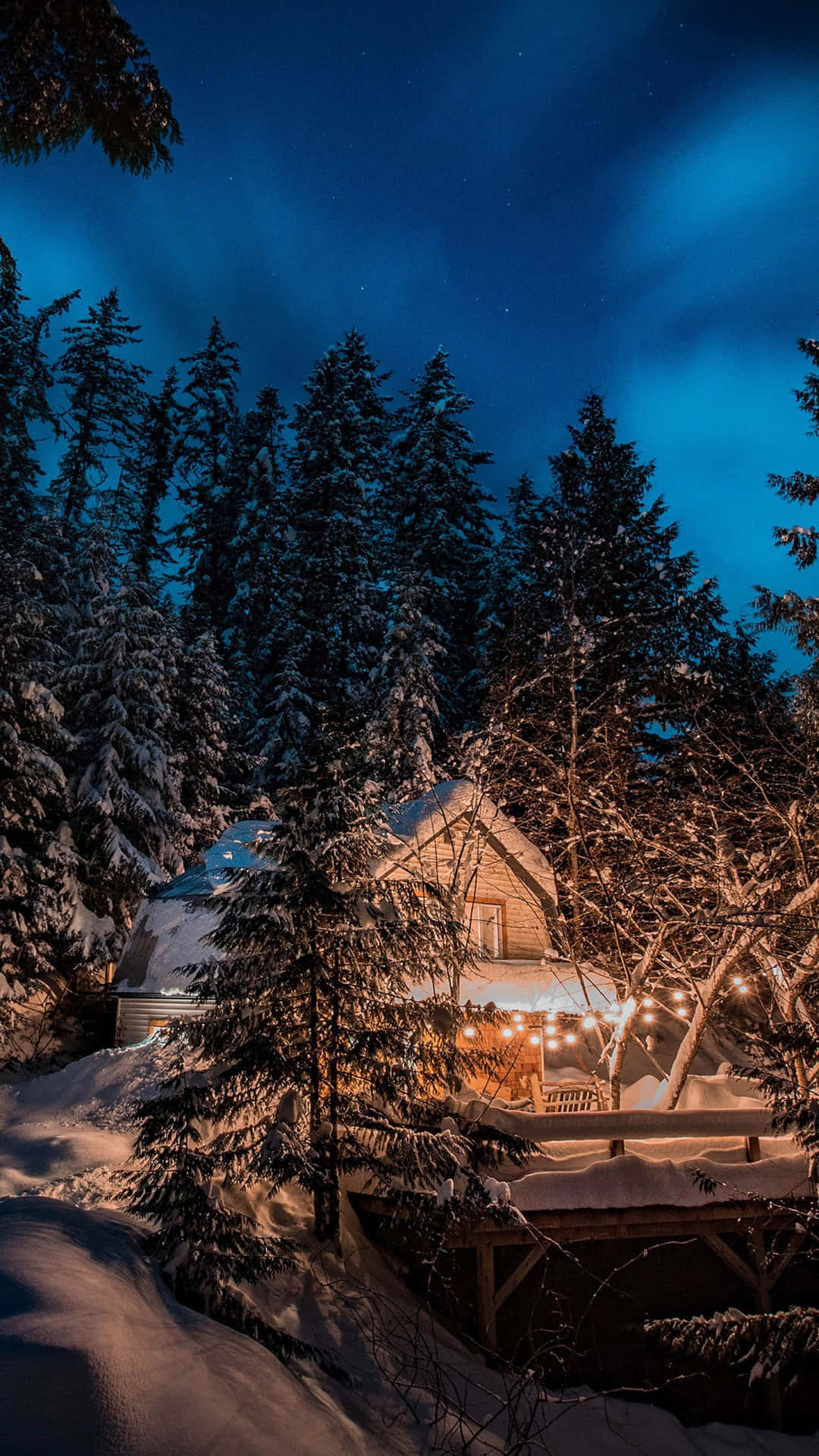 Snow Falling Wallpaper