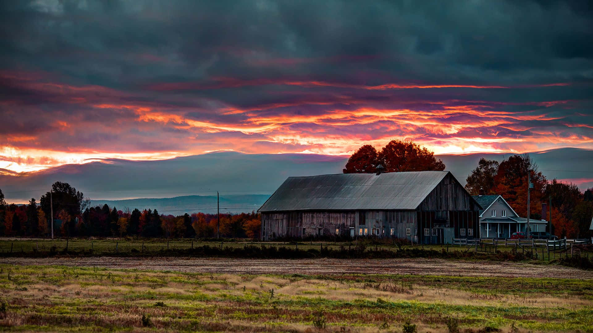 Farmhouse Desktop Wallpaper
