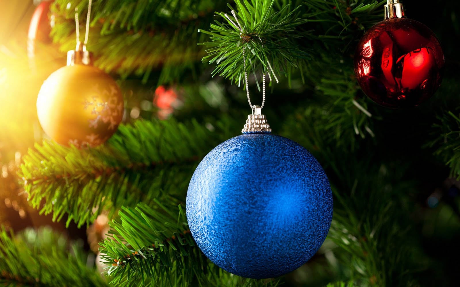 Christmas Balls Wallpaper
