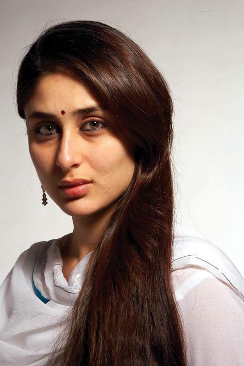 Free download Kareena Kapoor Sad Picture [500x750] for your Desktop