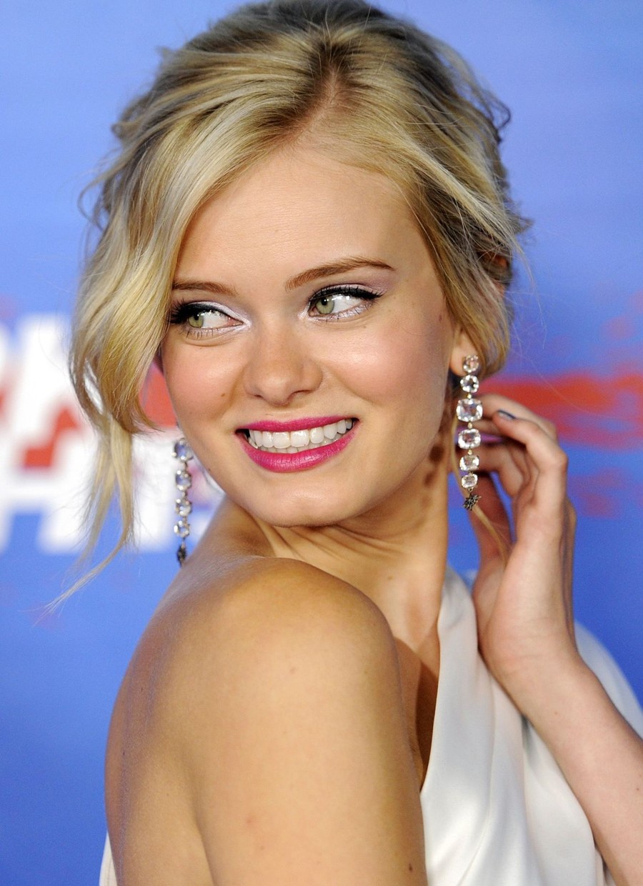 Sara Paxton Style Pictures