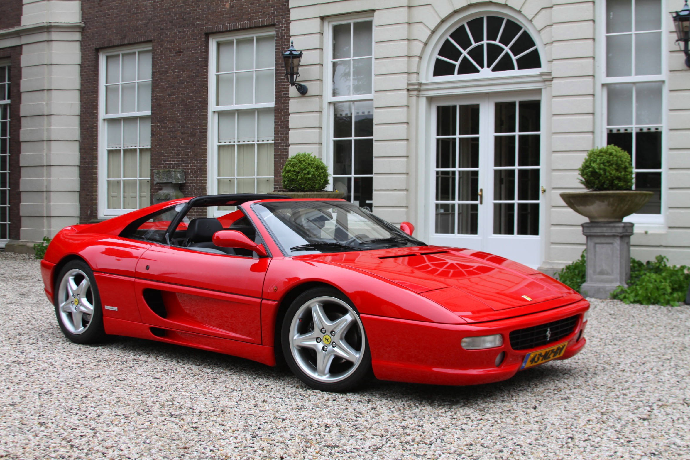 Ferrari F355 HD Wallpaper