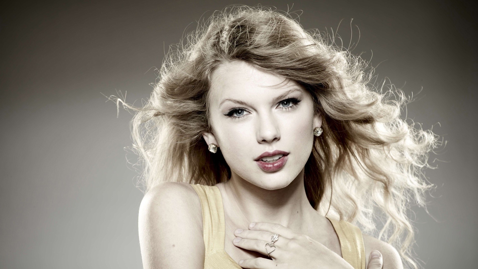 Beautiful Taylor Swift Wallpaper