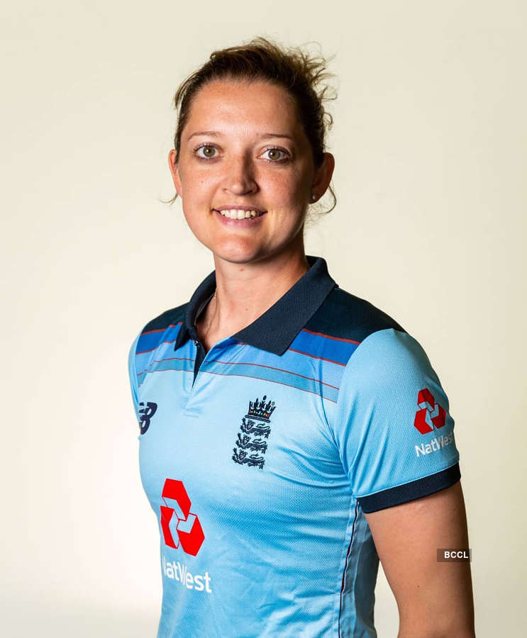 English Cricketer Sarah Taylor Bares It All For Women Empowerment