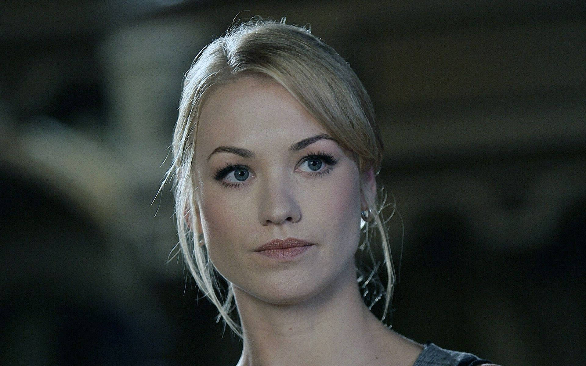 Yvonne Wallpaper