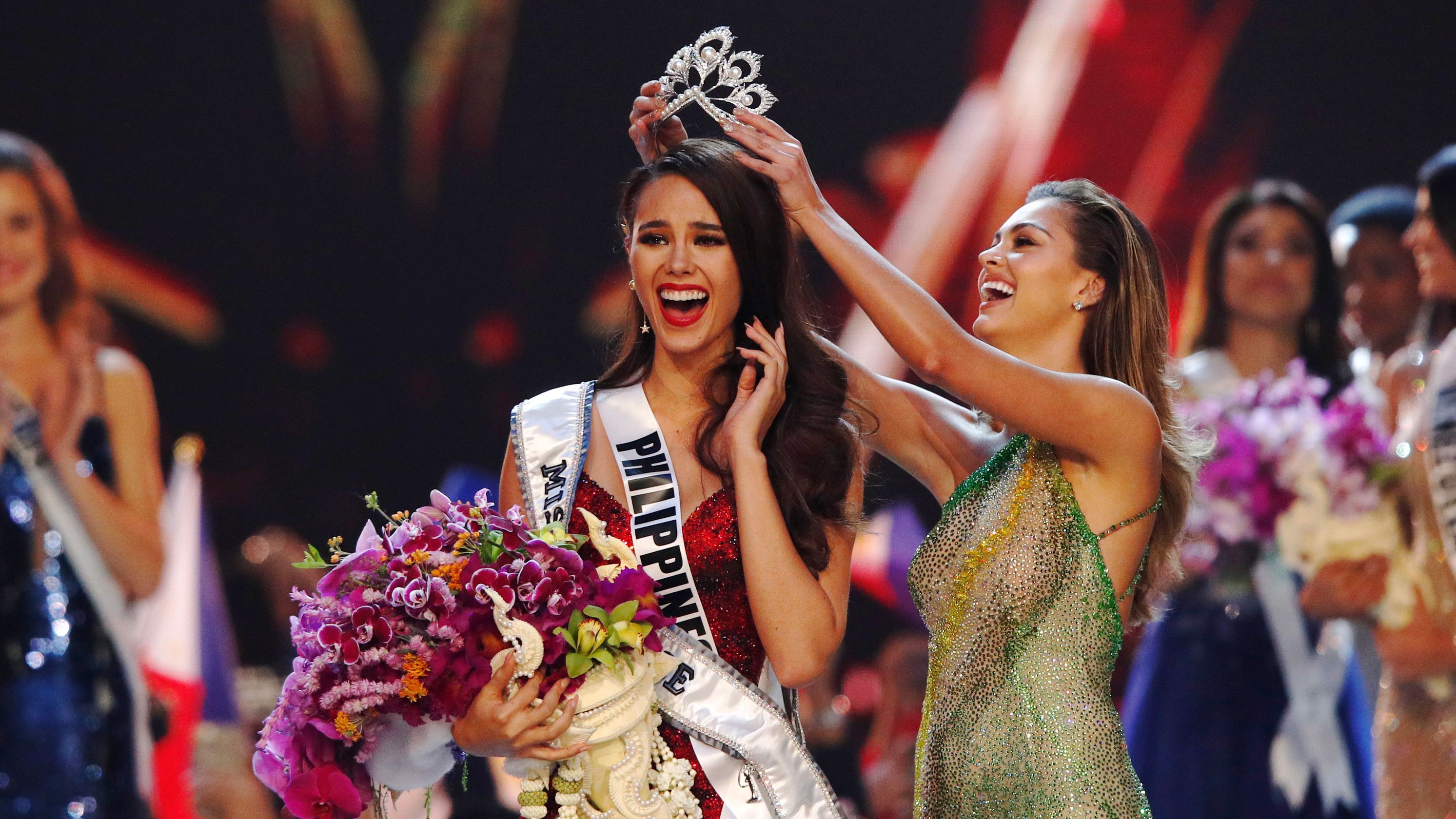 Miss Universe Philippines Catriona Gray Wins Steve Harvey Hosts