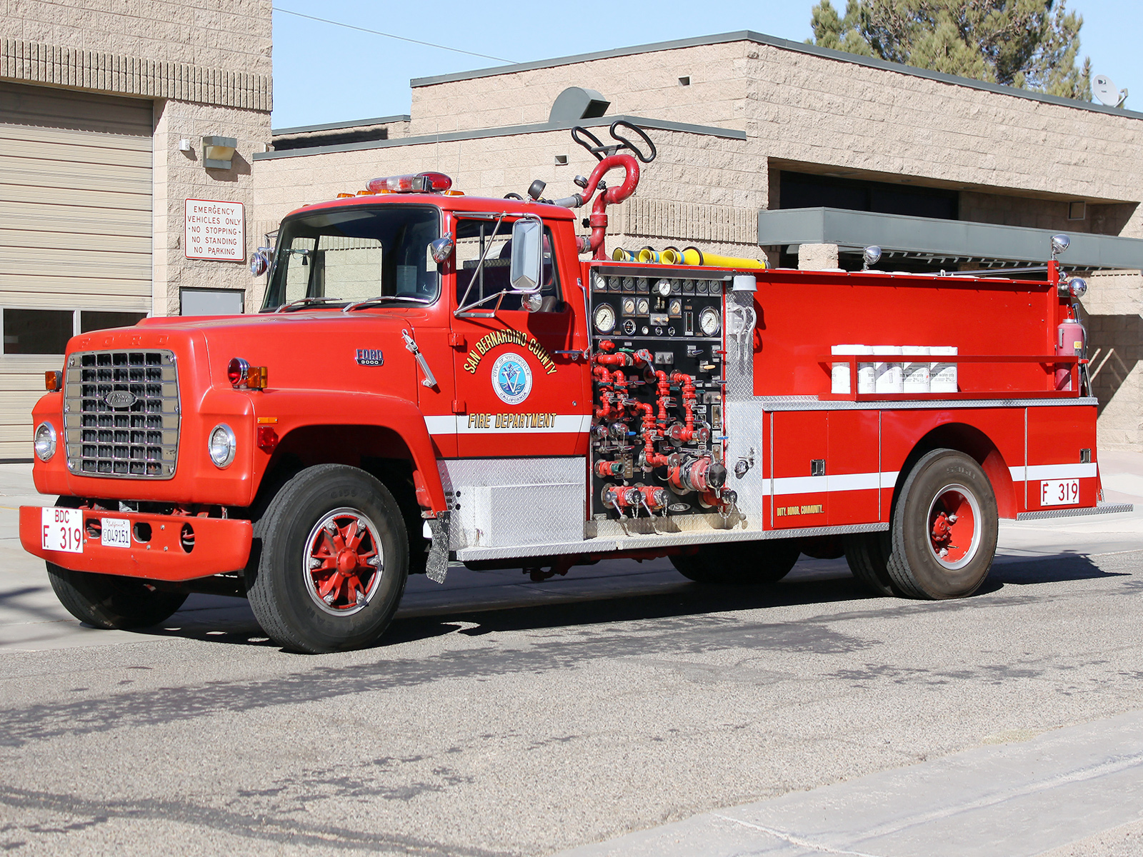 Pierce Fire Truck Wallpaper L9000 Firetruck