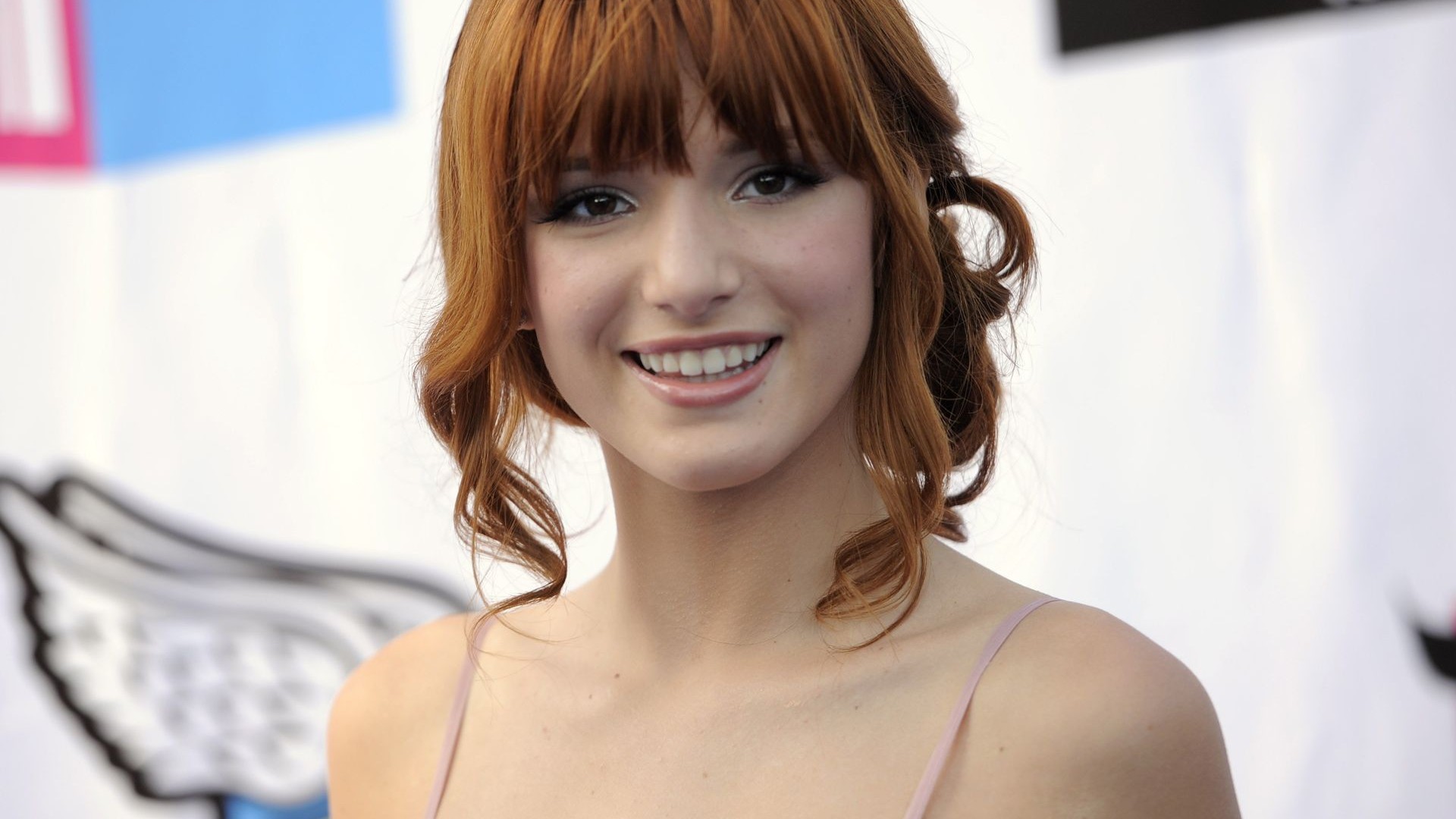 Bella Thorne HD Wallpaper Full Pictures
